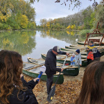Pred nalodením sme dostali pokyny ako správne veslovať.