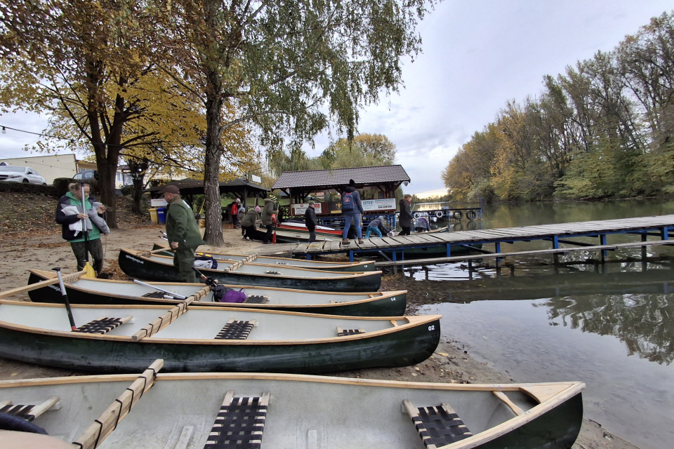 Vybrať sme si mohli kanoe alebo katamarán.