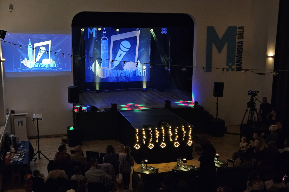 Mariánska sála sa zaplnila rodinami, kamarátmi a fanúšikmi súťažiacich.