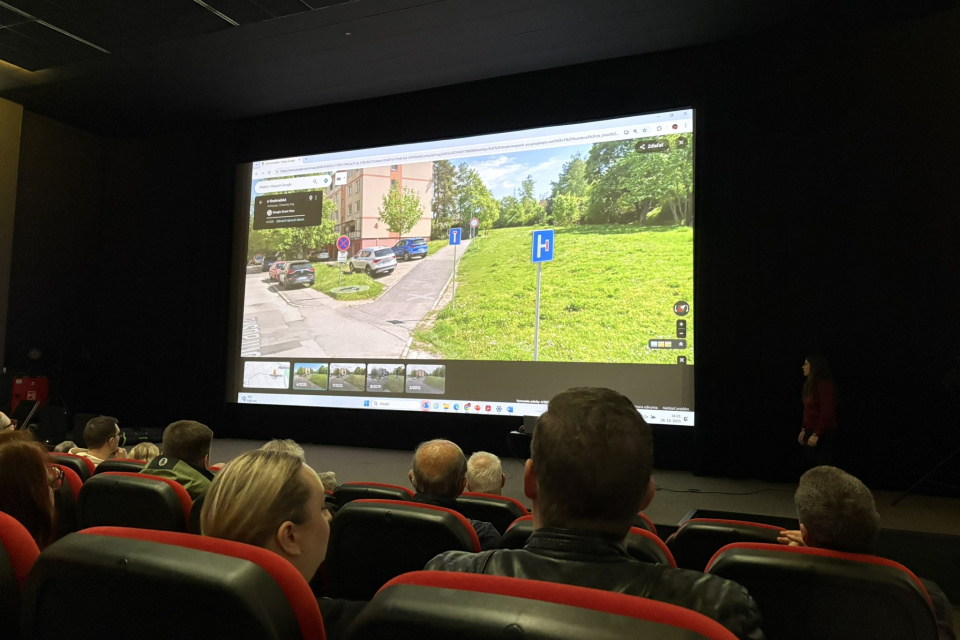 Mesto predstavilo pripravovanú rekonštrukciu a ľudia ju mohli pripomienkovať | Foto: Michaela Martišíková, Trnavské rádio