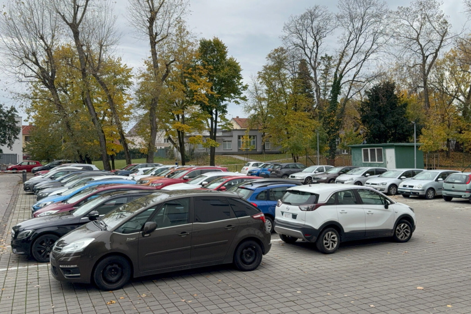 Parkoviská sú plné | Zdroj: FNTT