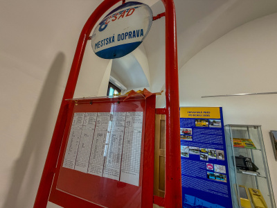 Jendou z rarít je aj dobová autobusová zastávka z ulíc Trnavy. | Foto: red.