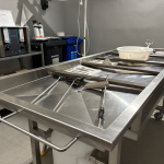 Svoje pracovné miesto udržiava dezinfikované a v dokonalej čistote | Foto: Michaela Martišíková, Trnavské rádio