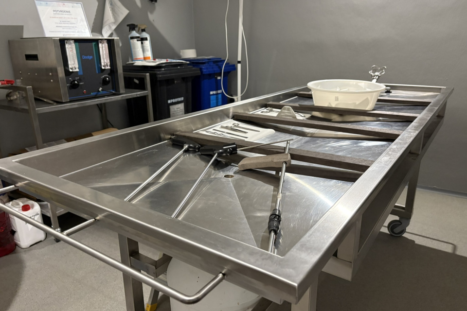 Svoje pracovné miesto udržiava dezinfikované a v dokonalej čistote | Foto: Michaela Martišíková, Trnavské rádio