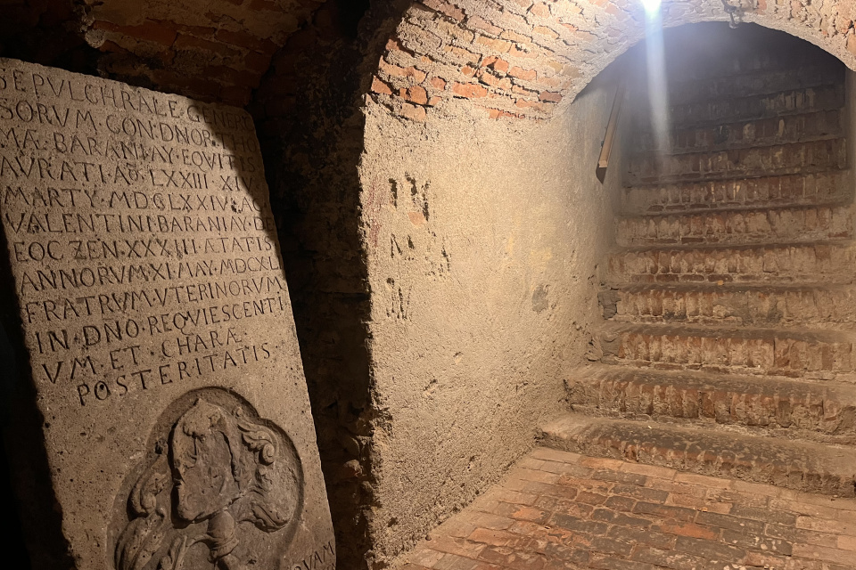 Schody do krypty I Zdroj: Trnavské rádio