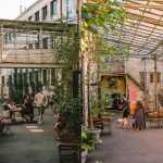 Nezávislé kultúrno-kreatívne centrum ARTA sa nachádza v Piešťanoch.