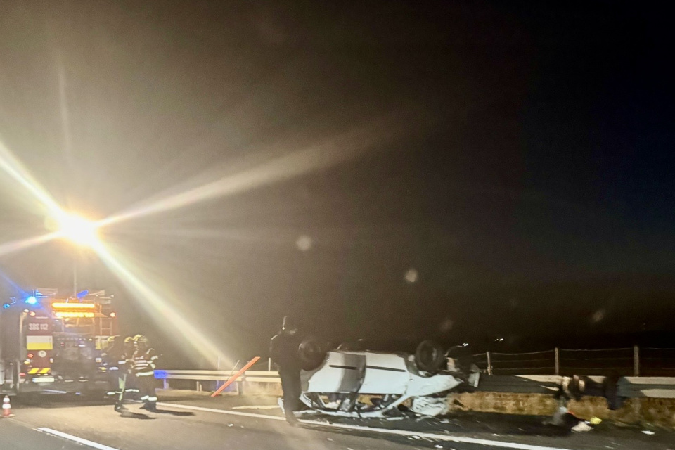 Vážna nehoda pri Piešťanoch. | Zdroj, foto: Dopravný servis Trnavského rádia