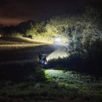 Dobrovoľníci na pátraní v Hlohovci.