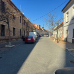 Na Františkánskej treba pri parkovaní zbystriť | Foto: Trnavské rádio