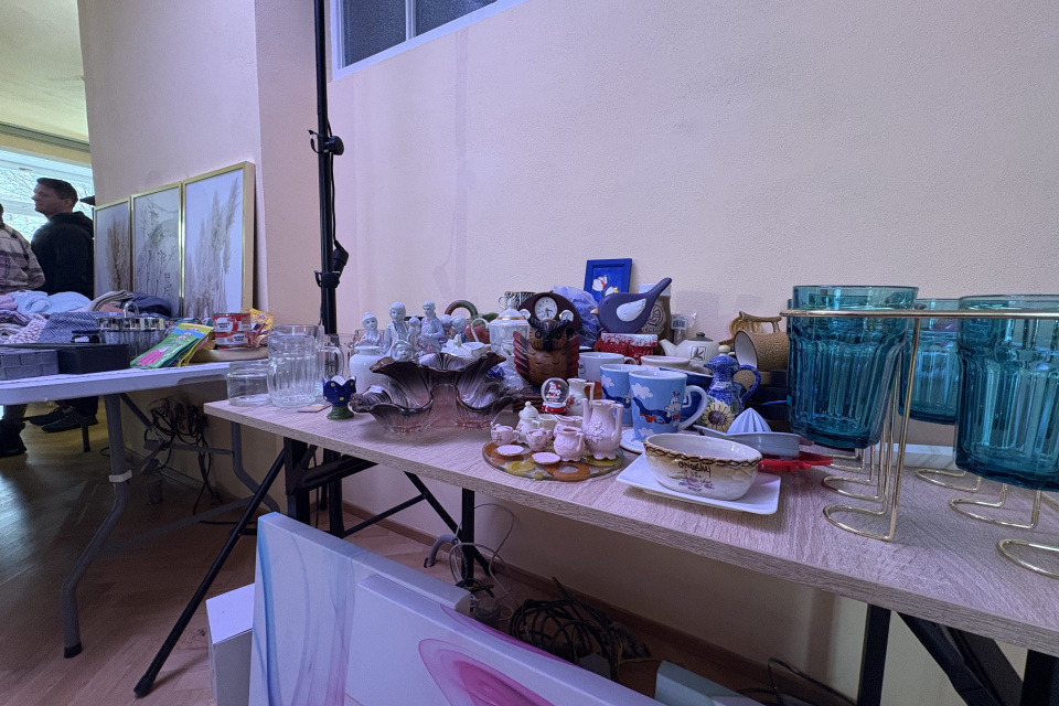 Nájdete tam keramiku, knihy, zošity, oblečenie aj hračky | Foto: Michaela Martišíková, Trnavské rádio