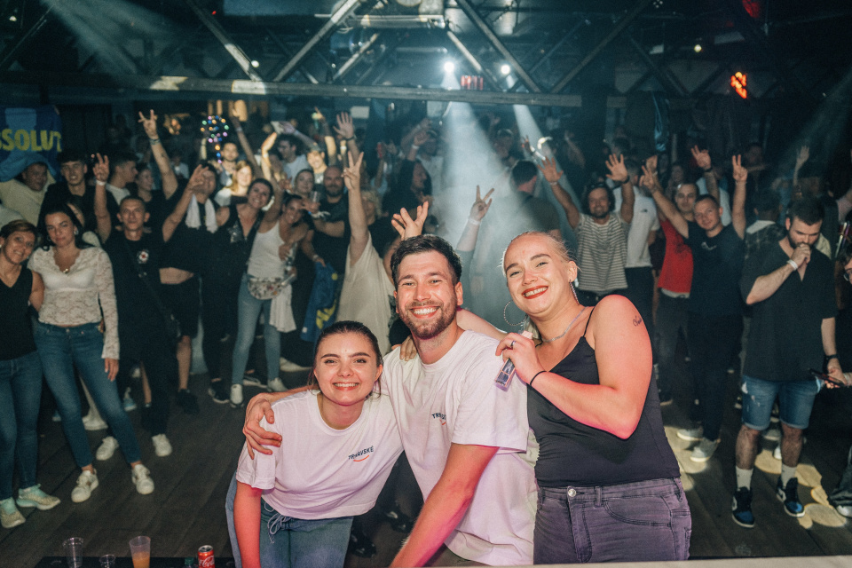 Naše rádiové diskotéky Rádiovice vás bavia. Takto vyzerala jedna z nich v Trnave. | Foto: Michal Baranovič