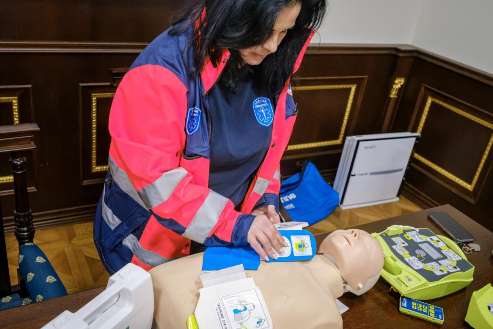 Skalica má nový defibrilátor | Zdroj: Mesto Skalica