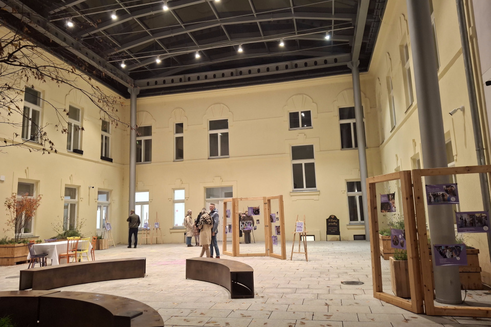 Kreatívne centrum Trnava vystavilo fotografie ochotníckych divadiel | Foto: Sarah Strapoňová