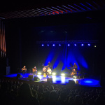 Typické krátke riflové kraťasy vymenil za dlhé rifle | Foto: Trnavské rádio