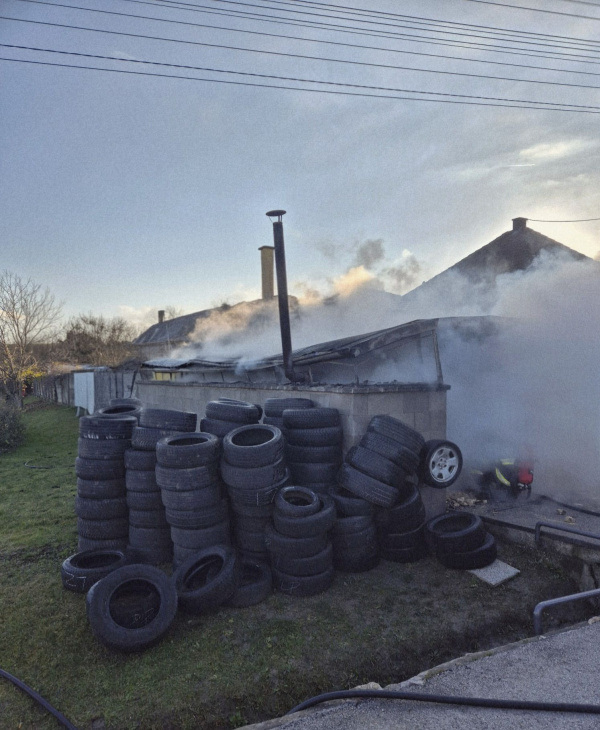 Zasahovali krajskí aj dobrovoľní hasiči | Foto: Hasičský a záchranný zbor - Trnavský kraj