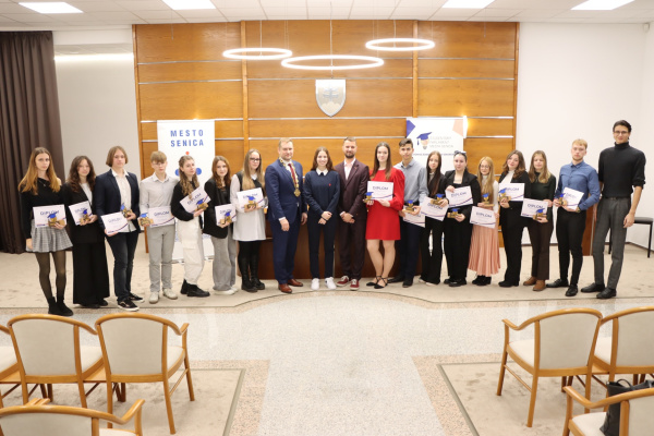Ocenení stredoškoláci zo Senice | Foto: Mesto Senica