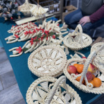 Tradičné handmade výrobky nesmú chýbať | Foto: Hadzima Plant
