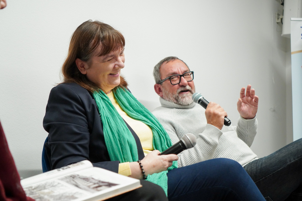 Na snímke autorka Simona Jurčová a vydavateľ Miloš Prekop. | Foto: Barbora Jurčová