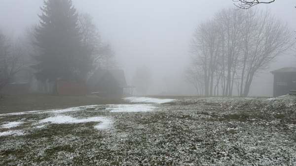 Prvý sneh je už na Pezinskej Babe | Zdroj: Lyžiarsky klub Baba