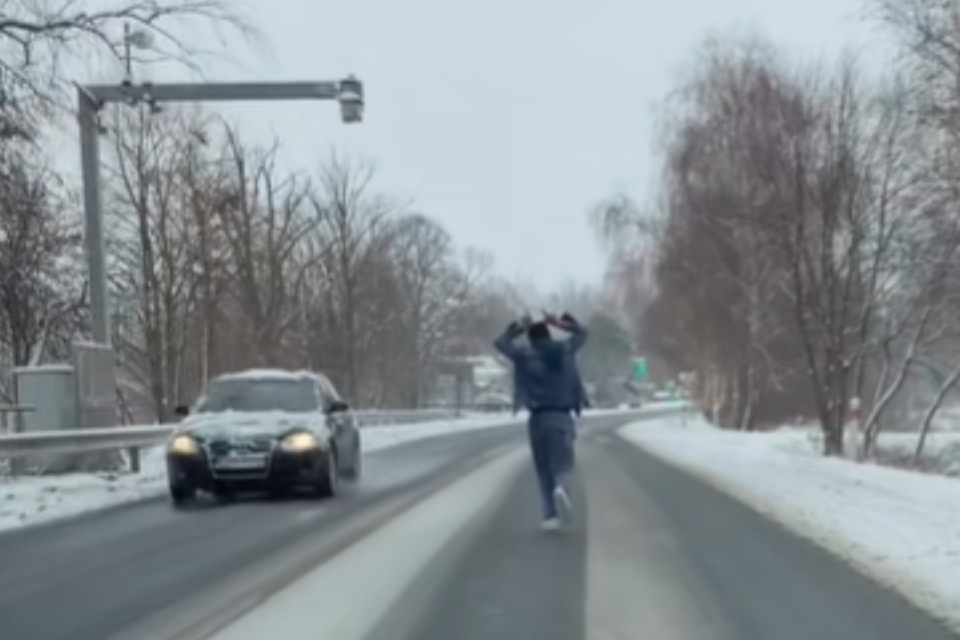 Výjav pripomína film Smrtonosná pasca. | Foto: Romana Semrová, DsSSao