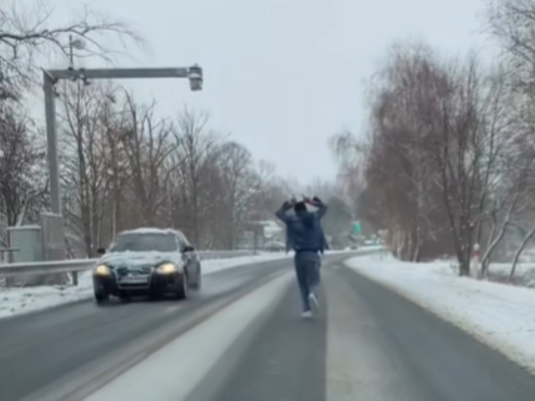 Výjav pripomína film Smrtonosná pasca. | Foto: Romana Semrová, DsSSao