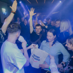 Moderátori Trnavského rozdávali aj ceny.