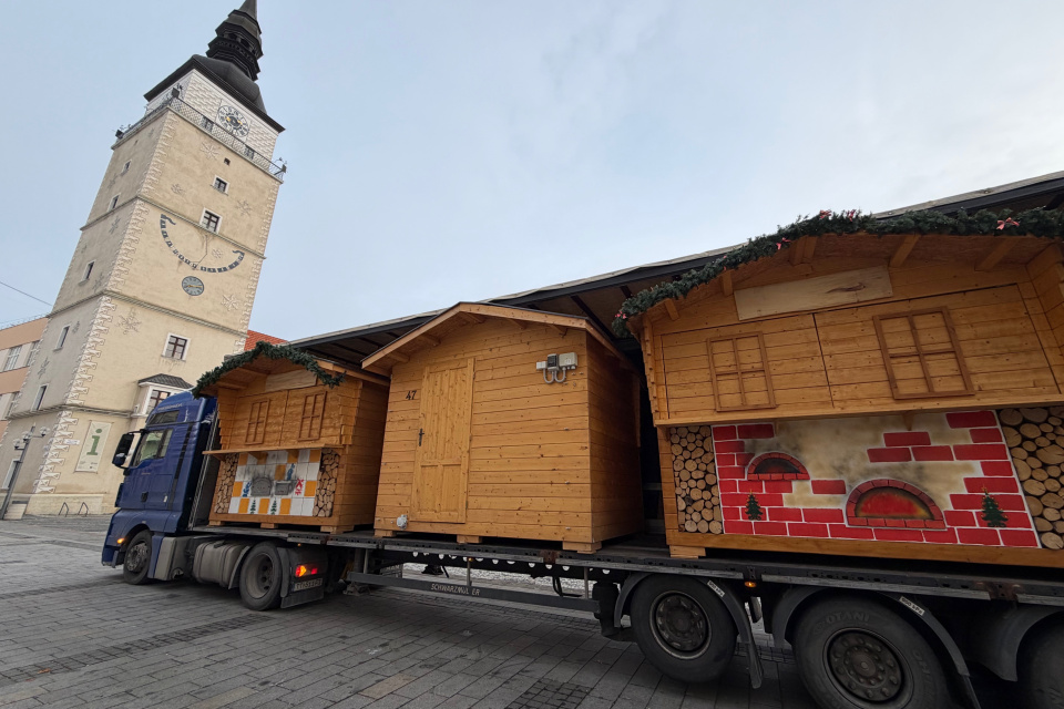 Do centra privážajú stánky | Foto: Trnavské rádio