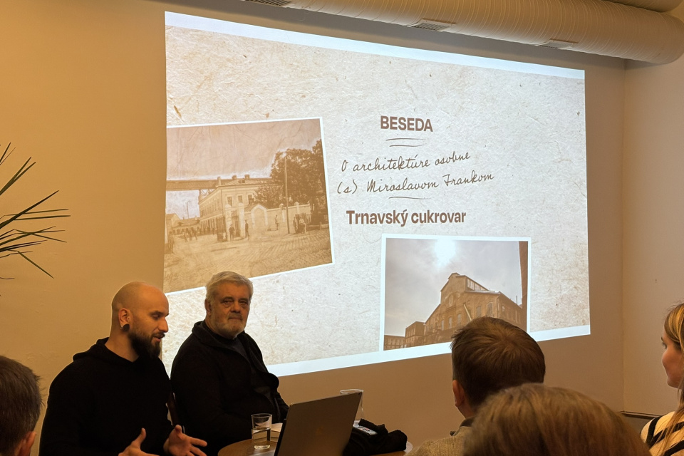 Hostia sa pýtali nielen na históriu, ale aj na výrobné procesy a fungovanie v trnavskom cukrovare | Foto: Michaela Martišíková, Trnavské rádio