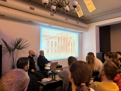 Téme cukrovaru sa na diskusií venoval architekt a bývalý generálny riaditeľ | Foto: Michaela Martišíková, Trnavské rádio
