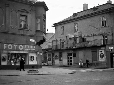 Budova Prachárne v Trnave v minulosti, na obrázku vidno aj cukráreň | Zdroj: Mesto Trnava