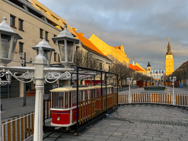 V blízkosti radnice je už električka | Foto: Trnavské rádio