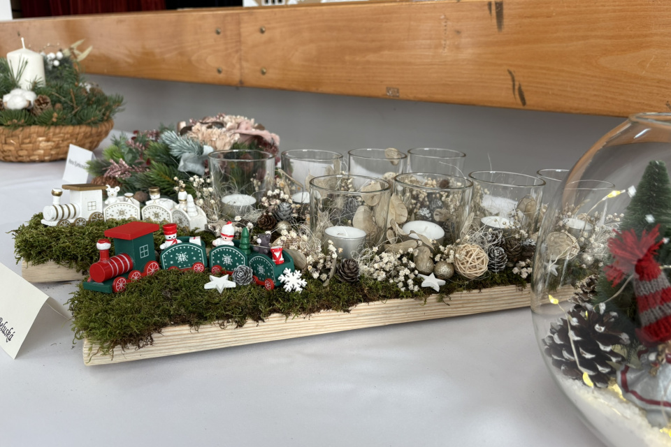 Výstava ukazovala rôzne druhy adventných vencov v tradičnejšom aj modernejšom spracovaní | Foto: Michaela Martišíková, Trnavské rádio