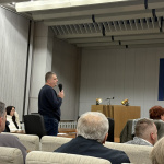 Galančania viac ako hodinu diskutovali a pýtali sa primátora, viceprimátora a poslancov mesta | Foto: Michaela Martišíková, Trnavské rádio