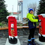 Deti môžu listy odovzdávať na námestí | Zdroj: Obec Zavar