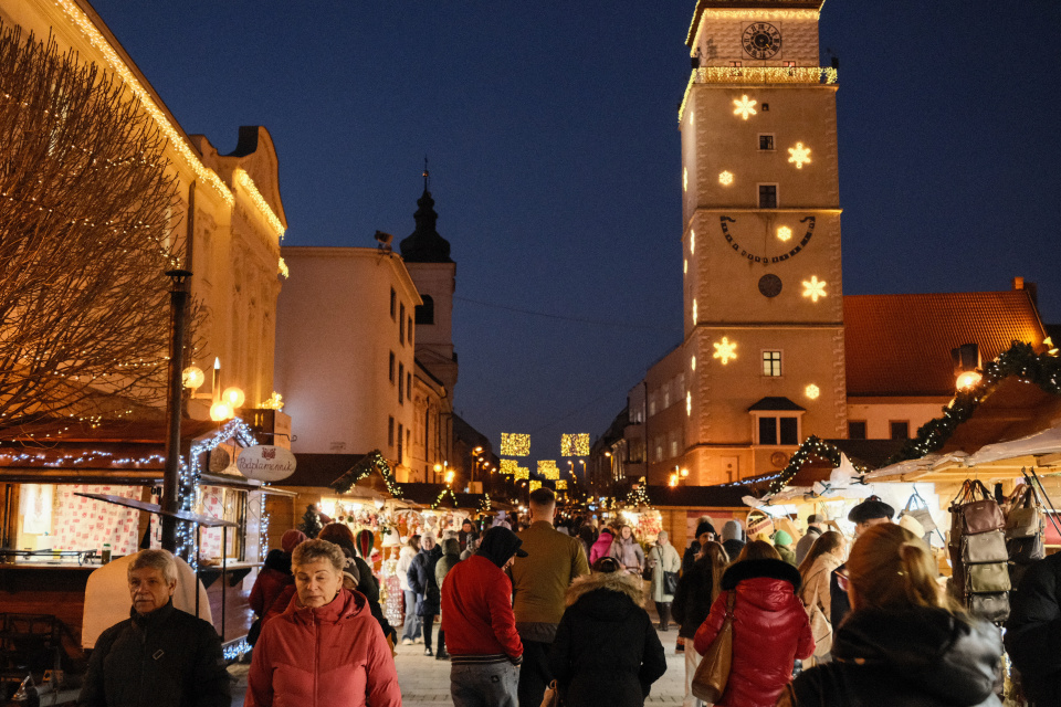 Adventné trhy v Trnave môžete navštíviť do 21. decembra | Foto: Trnavské rádio
