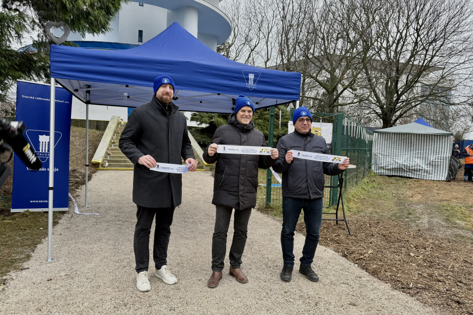 Slávnostné prestrihnutie pásky I Zdroj: Trnavské rádio