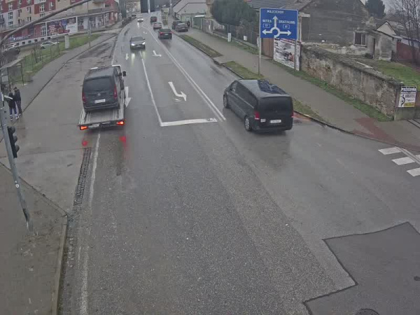 Čiastočne je blokovaný jeden pruh. | Foto: Trnava