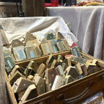 Zaujali aj drevené domčeky uložené v kufri | Foto: Michaela Martišíková, Trnavské rádio