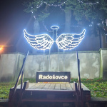 Okrídlená atrakcia sa teší pozornosti nielen miestnych. | Foto: Radošovce