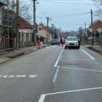 Vodičov idúcich po Gorkého v nedeľu už prekvapili zaparkované autá. | Foto: red.