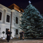 Rozsvietenie stromčeka 6. decembra 2021 v Bratislave. | Foto: TASR - Pavol Zachar