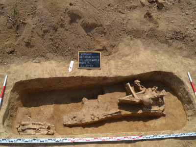 Krádeže starovekých hrobov sú pomerne bežné, toto je vykradnutý hrob v Lužiankach | Zdroj: Pamiatkový úrad SR