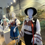 V múzeu vystavili mužské a ženské kroje zo Senickej oblasti | Foto: Michaela Martišíková, Trnavské rádio