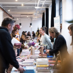 Vianočná nálada zavíta aj do piešťanskej budovy ARTA | Zdroj: FB ARTA