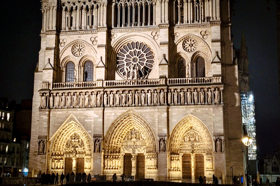 Organista mal tú časť hrať presne rok po znovuotvorení Notre-Dame I Zdroj: Stanislav Šurin