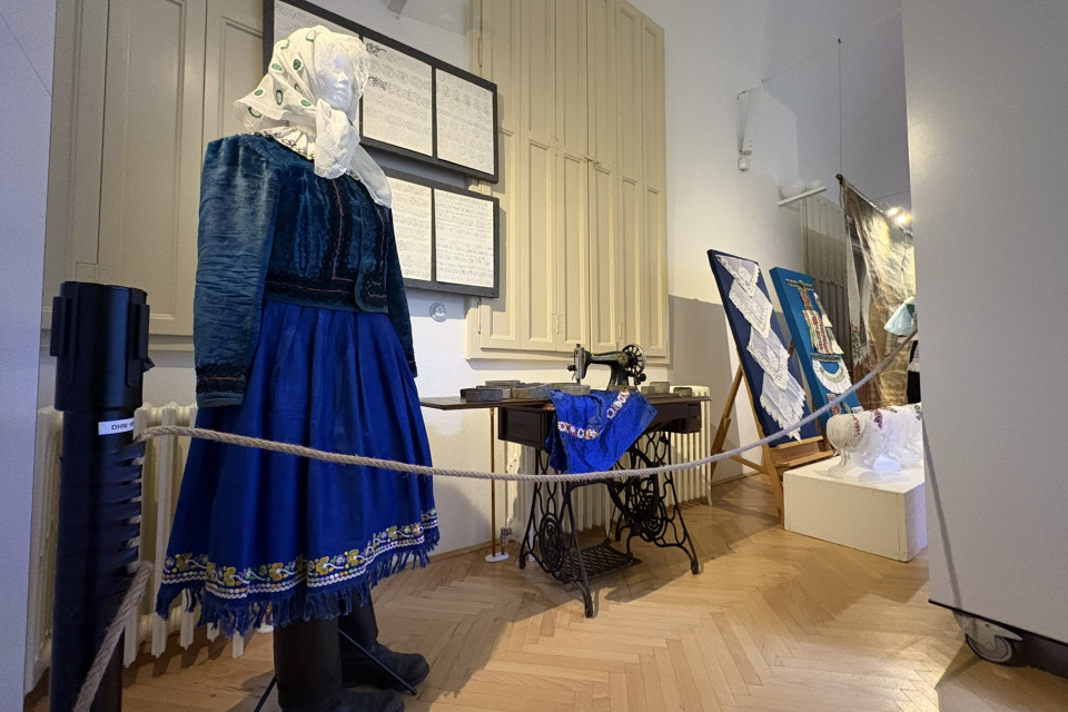 Výstava ukazuje kroje zo Senice a okolia | Foto: MIchaela Martišíková, Trnavské rádio