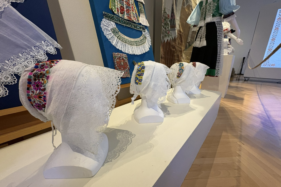 Vydaté ženy nosili vyšívané čepce | Foto: Michaela Martišíková, Trnavské rádio