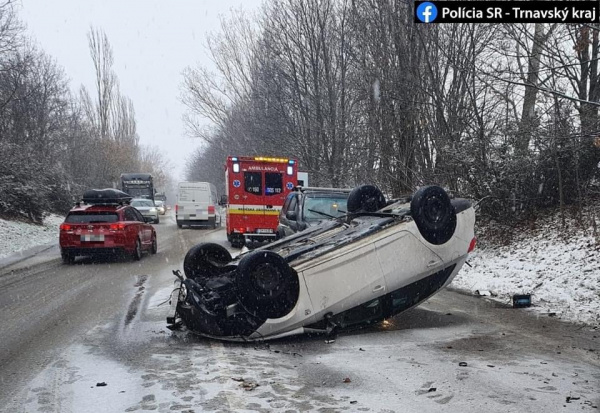 Nehoda pred Bučanmi | Zdroj: Polícia Trnava