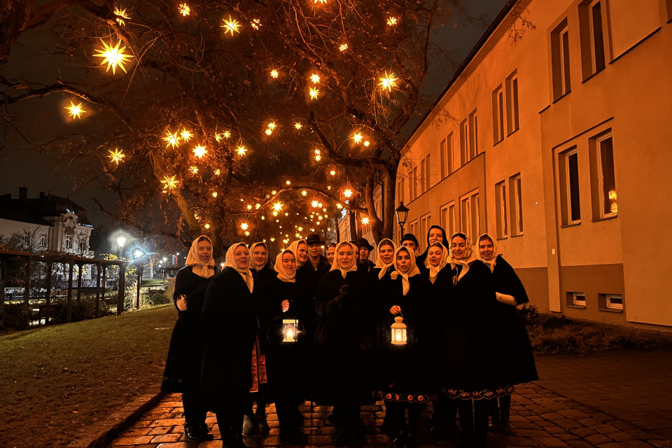 Koledníci v Ružovom parku I Zdroj: UFS Trnafčan