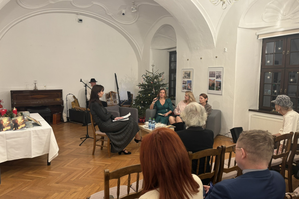 Autorky a ilustrátorka predstavili svoje knižné dielo a priblížili, ako vznikal nápad aj celé dielo | Foto: Michaela Martišíková, Trnavské rádio